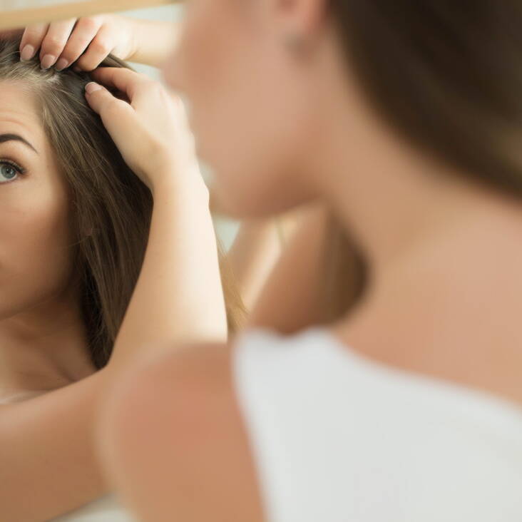Plaukų slinkimui gydyti – 15 minučių trunkanti procedūra, efektyviai sprendžianti ir kitas plaukų...